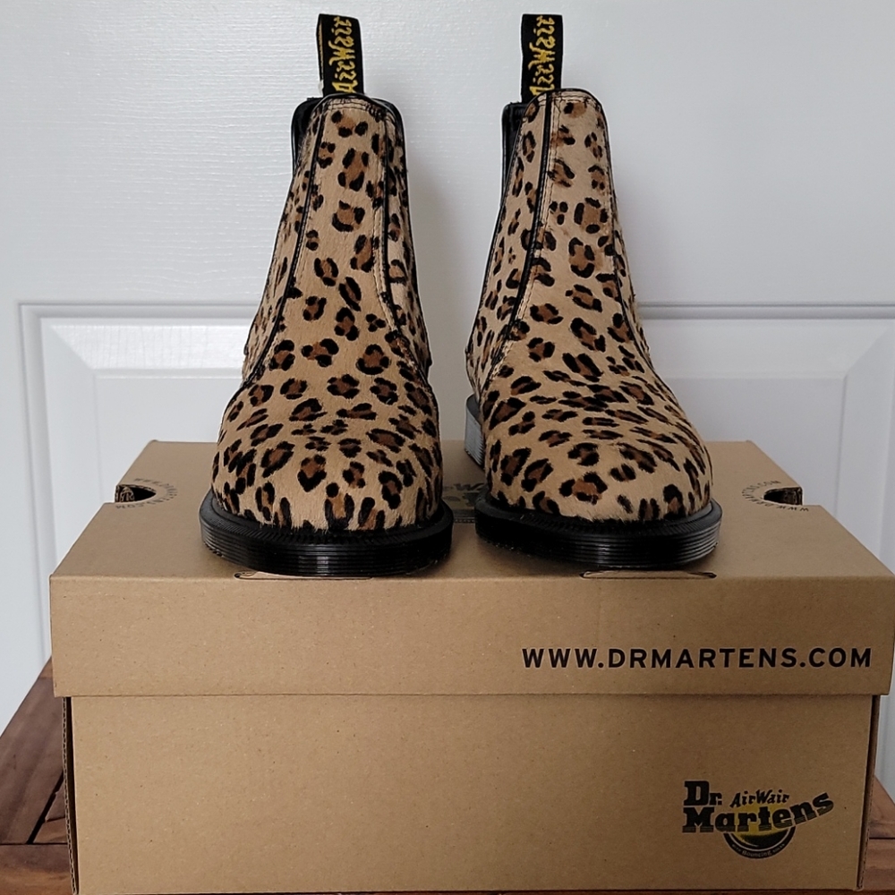NWT Dr. Martens leopard Chelsea boots